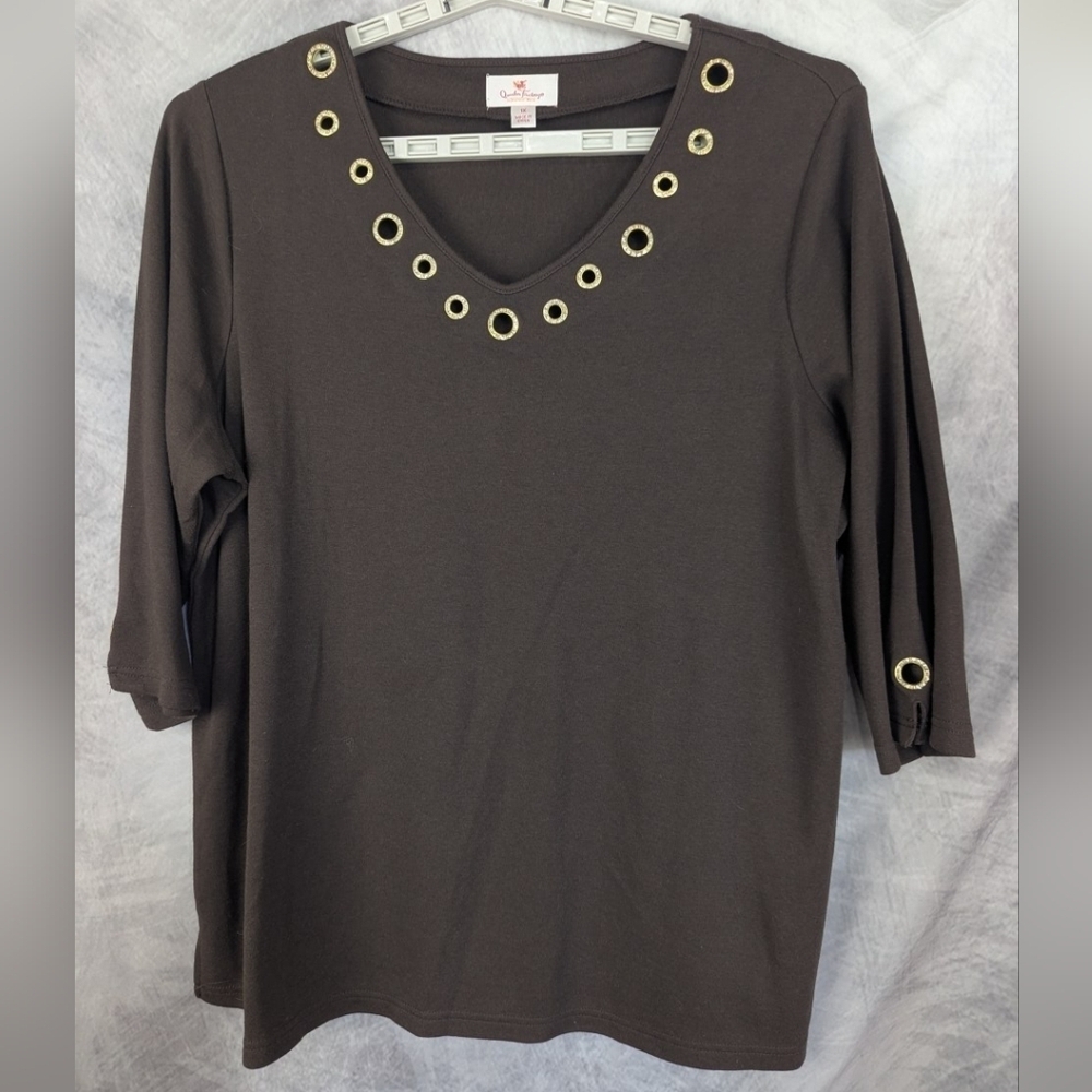 Quacker Factory 1X Brown Blouse Rhinestone-Embellished grommets